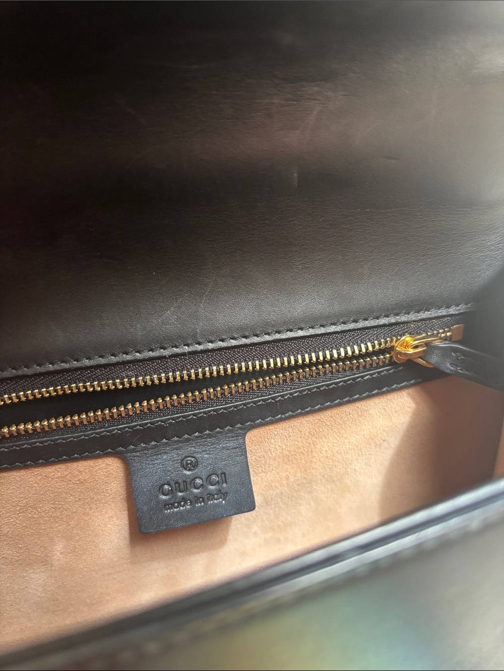Gucci Sylvie Black Leather Shoulder Bag with Gold Chain and Red-Green Accent - Picture 10 of 17